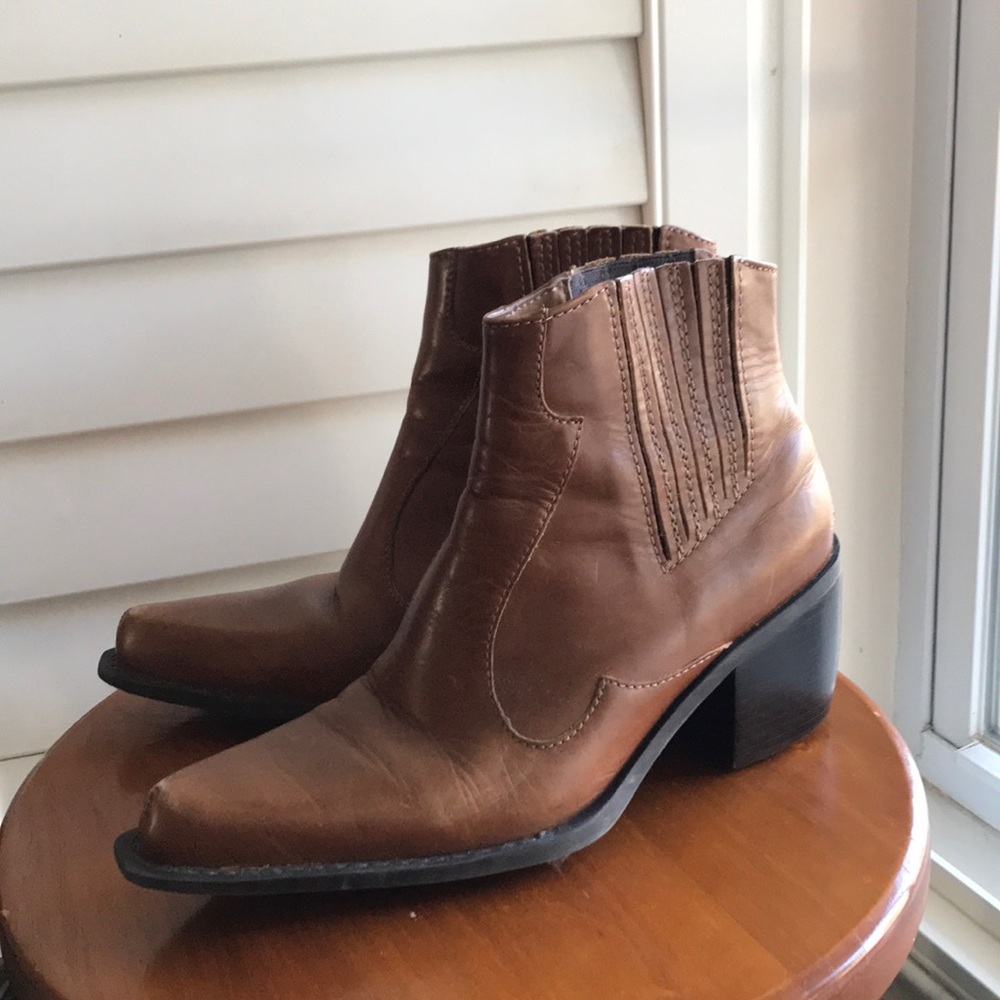 MIA western boot